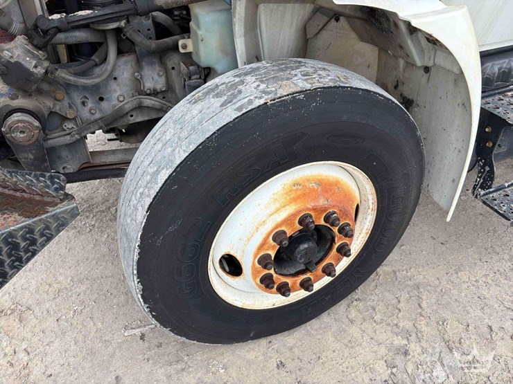 2007-international-durastar-4300-image-71