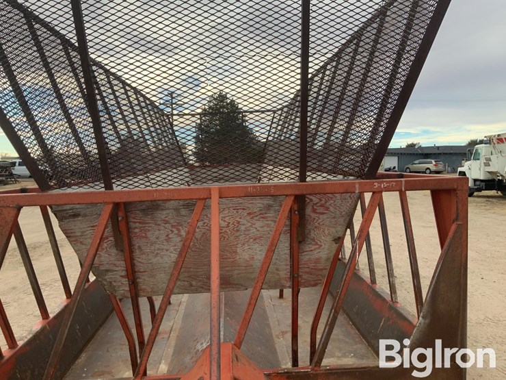 econo-grazer-bale-feeder-wagon-image-10