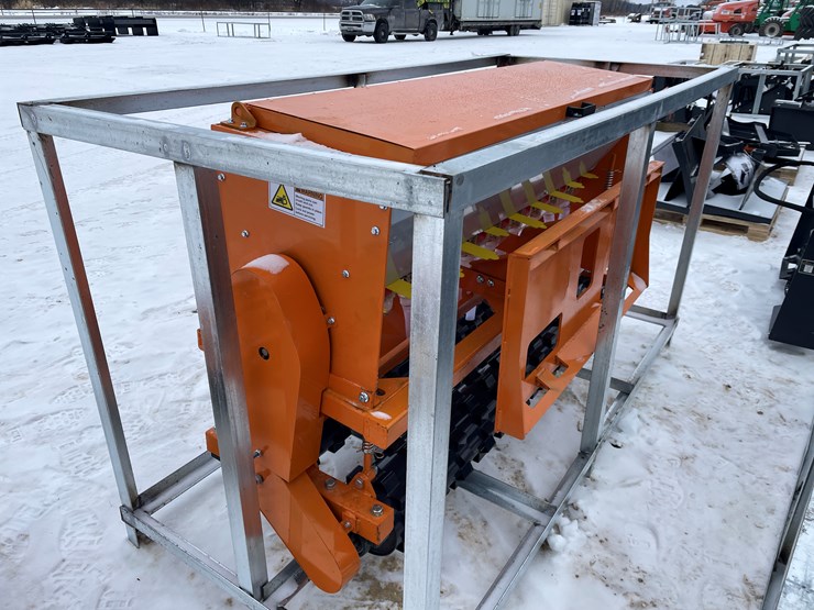 caterpillar-12-image-7