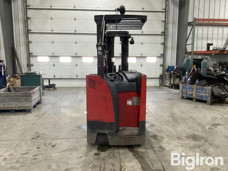 2018-raymond-425-c50tt-stand-on-electric-forklift-image-6