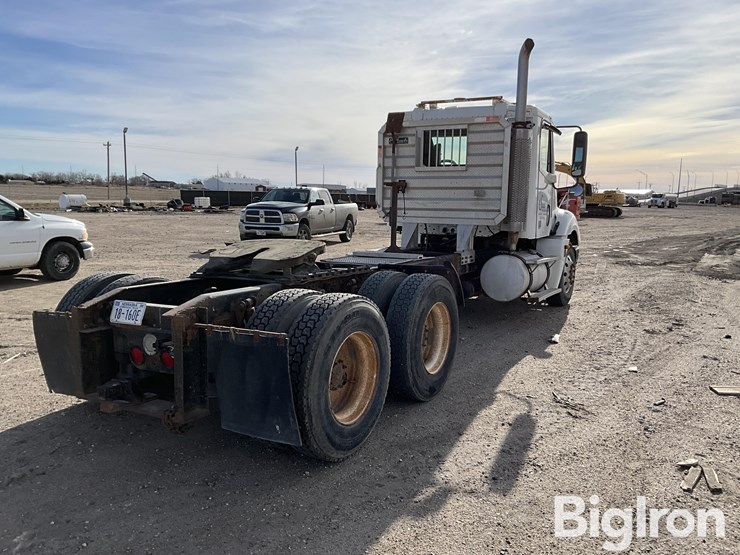 2005-freightliner-columbia-120-image-5