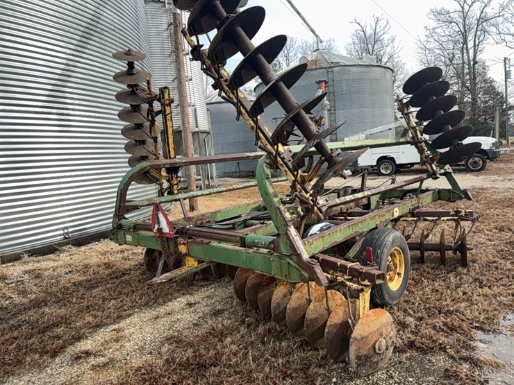 john-deere-230-image-45