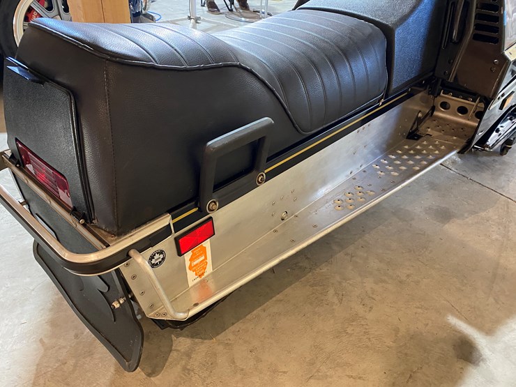 #3783-•-1980-kawasaki-440-invader-snowmobile-image-5