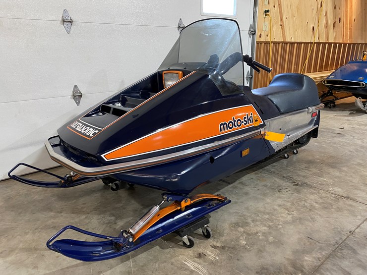 #3786-•-1982-moto-ski-ultrasonic-snowmobile-image-1