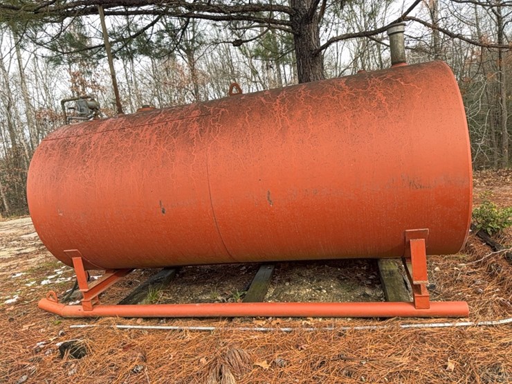 2023-2000-gal-fuel-tank-on-skids,-5-ft-x-12-ft-with-pump;-located-at-7241-roxbury-rd,-charles-city,-va,-please-call-804.837.9940-or-804.651.4404-with-questions-image-7