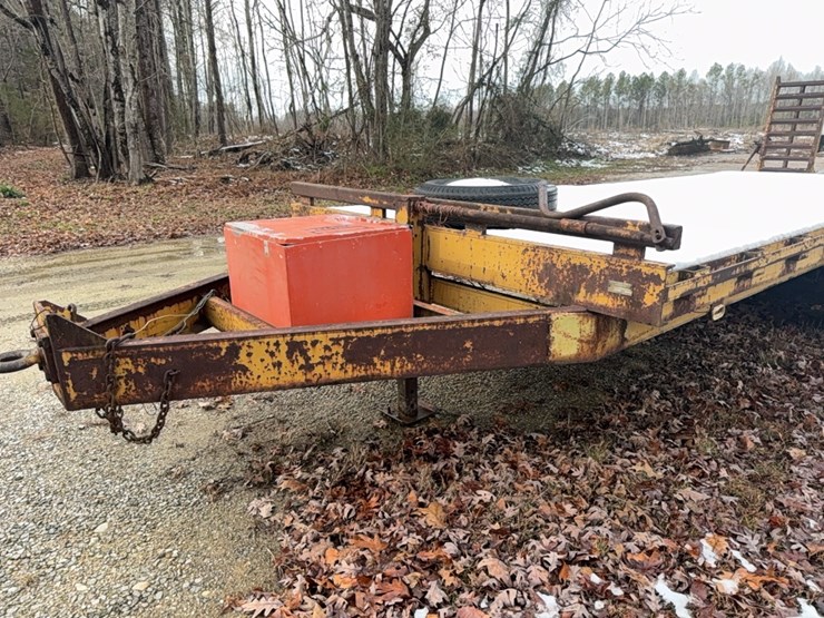 intl-trailer,-6-wheel,-18-ft-flat-with-4-ft-ramps;-located-at-7241-roxbury-rd,-charles-city,-va,--please-call-804.837.9940-or-804.651.4404-with-questions-image-11
