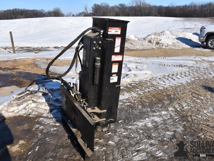 danuser-hammer-sm40-post-driver-skid-steer-attachment-image-2