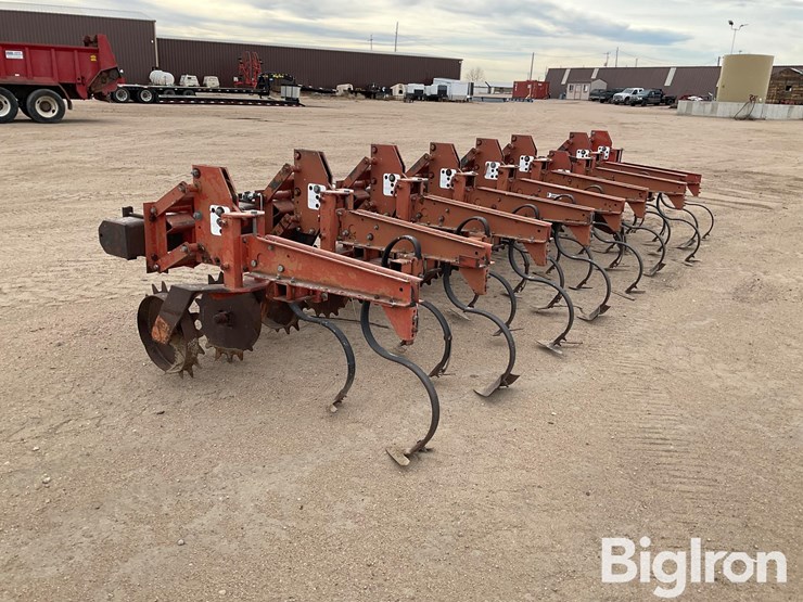 8-row-strip-tiller/cultivator-image-5
