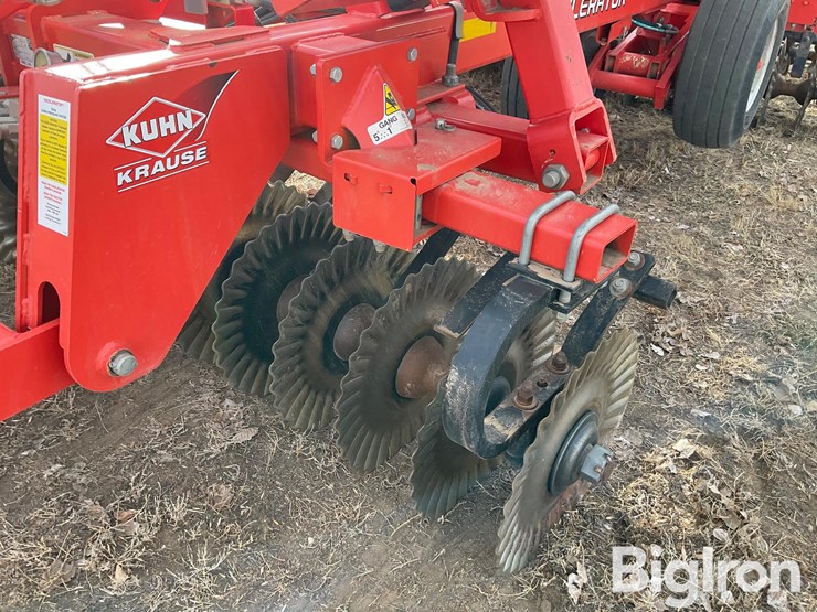 2015-kuhn-8000-excelerator-vertical-tillage-tool-image-19
