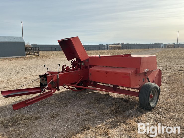 massey-ferguson-128-image-5