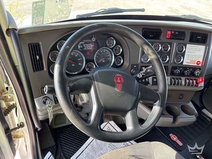 2019-kenworth-t880-image-31