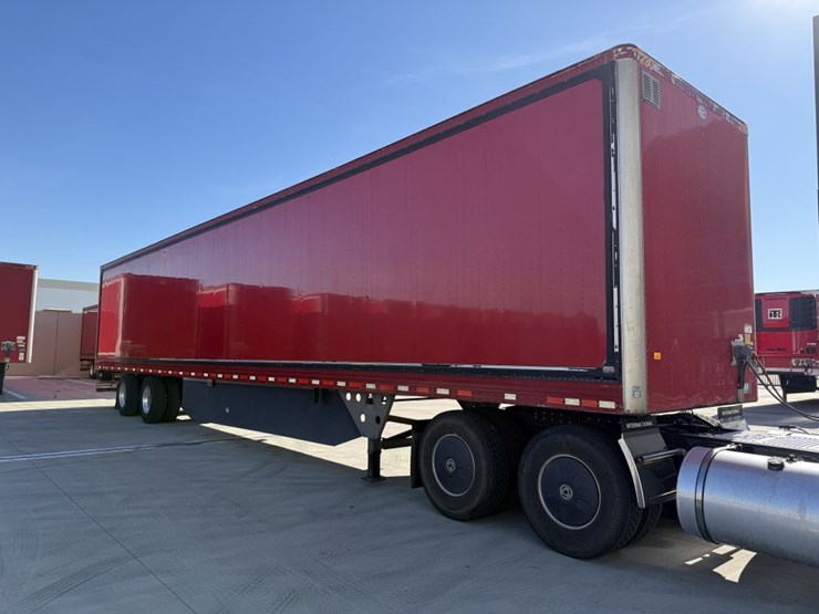 2016-utility-van-image-2