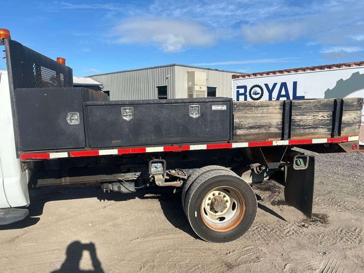 2016-utility-flatbed-image-28