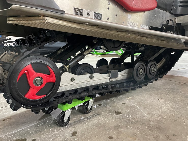 #3798-•-2004-yamaha-sx-viper-snowmobile-image-17