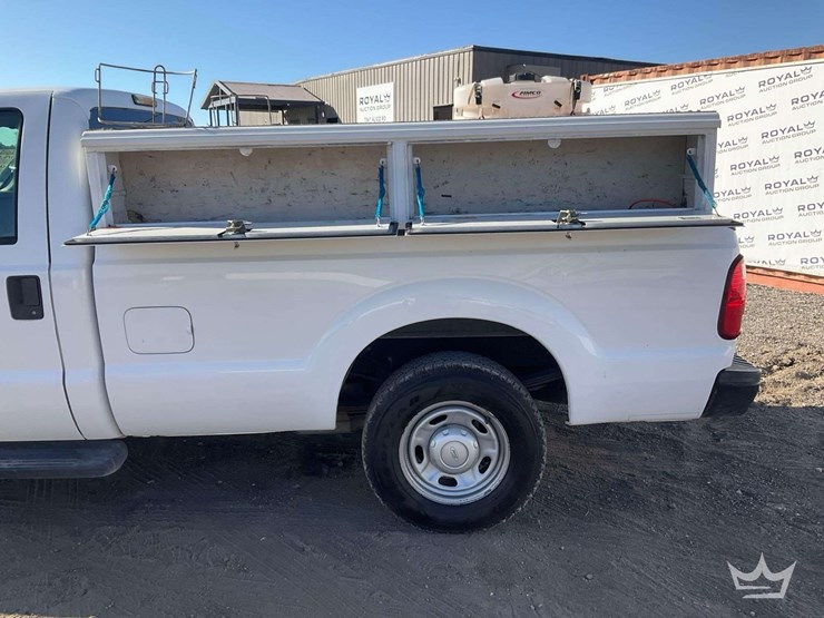 2012-ford-f-250-pickup-truck-image-30