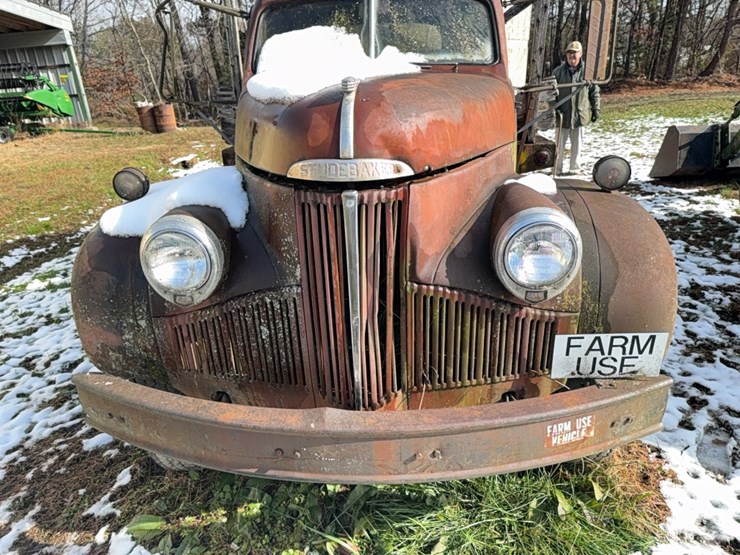 1947-studebaker,-6-wheel-grain,-cattle-sides,-not-running;-located-at-7241-roxbury-rd,-charles-city,-va,-please-call-804.837.9940-or-804.651.4404-with-questions-image-3