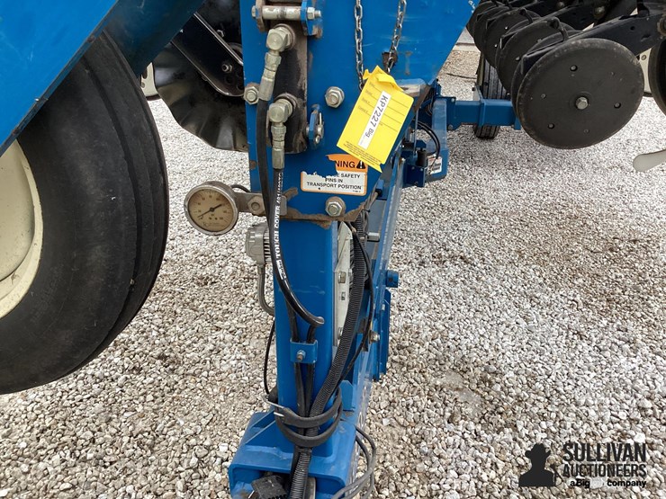 2004-kinze-3600-image-12