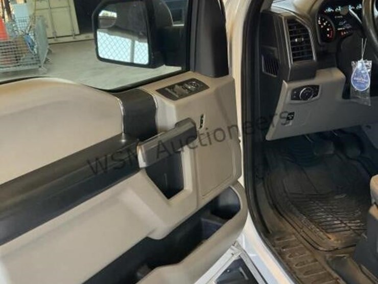 2017-ford-f150-image-24