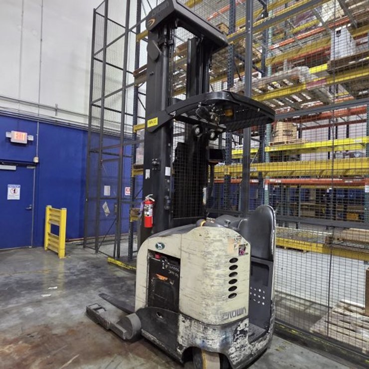 2001 CROWN RR5220-45