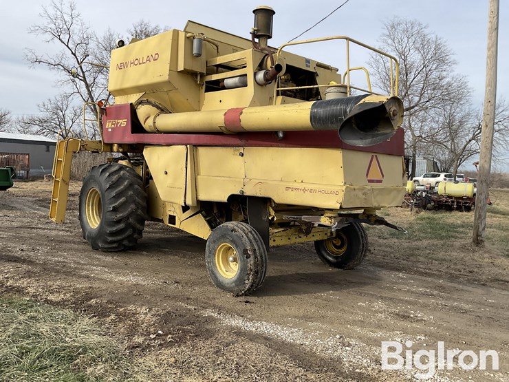 1982-new-holland-tr75-image-7