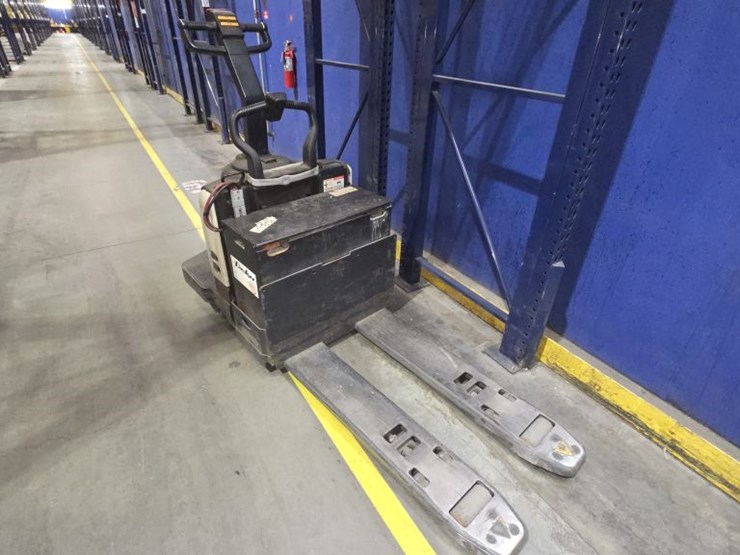 2005-crown-pe4500-60-image-2