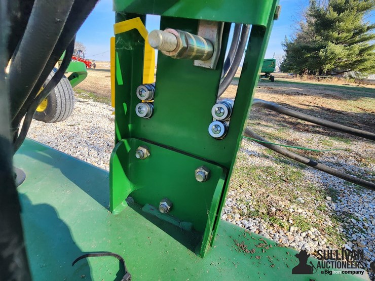 2010-john-deere-2210-image-11