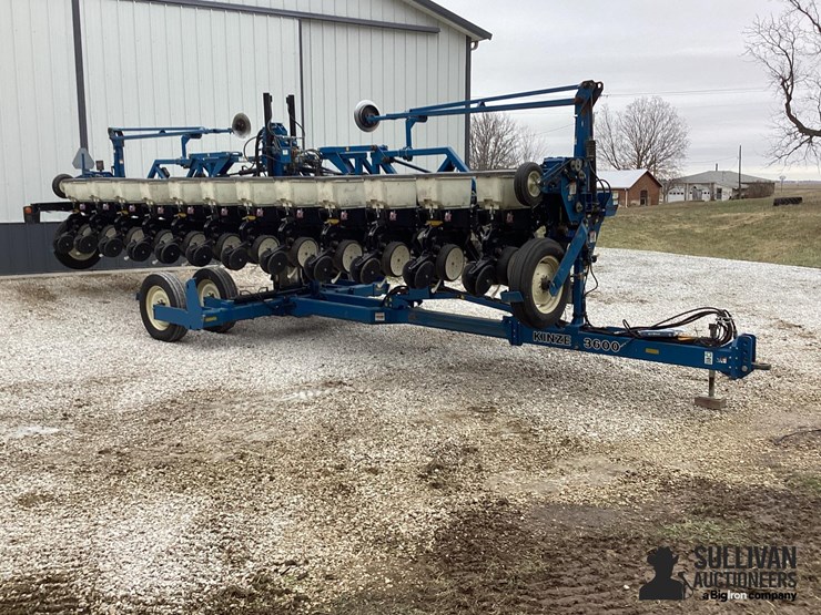 2004-kinze-3600-image-3