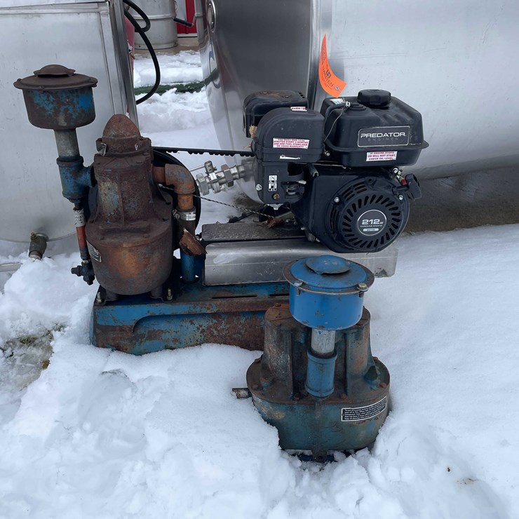 #3523 • Gas Powered Predator Motor and Surge Vacuum Pump