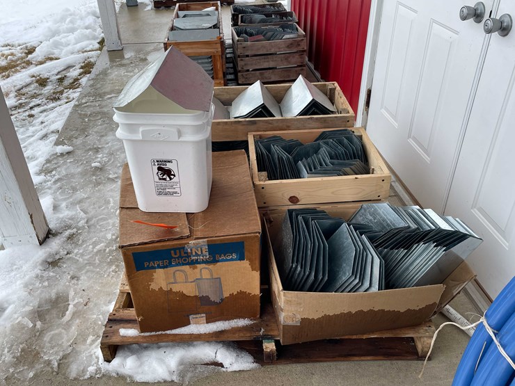 #3541-•-pallet-of-bucket-covers-image-8