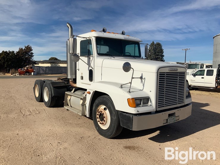 1999-freightliner-fld120-image-3