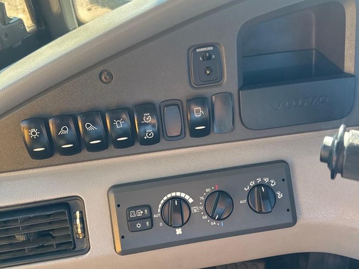 2016-volvo-a30g-image-34