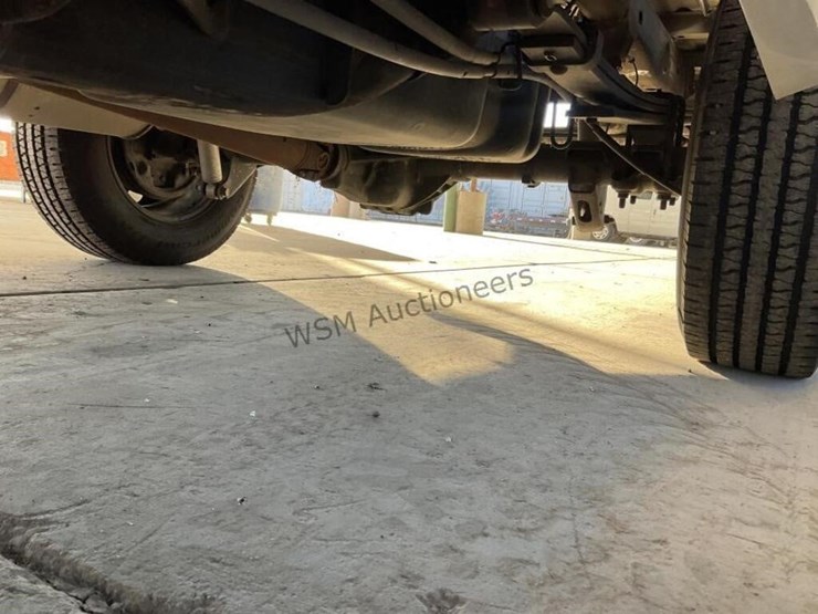 2012-chevrolet-silverado-1500-image-25