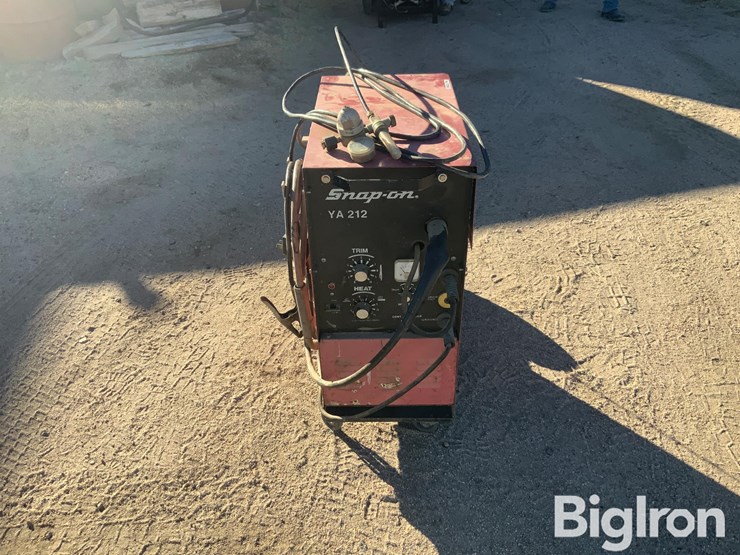 snap-on-ya212-230-amp-mig-welder-image-2