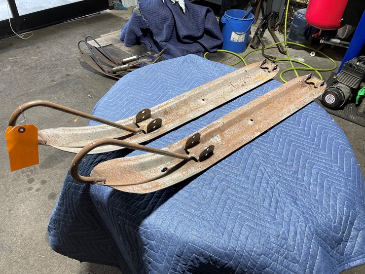 #3869-•-pair-of-1973-polaris-starfire-ski's-image-1