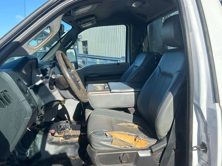 2016-utility-flatbed-image-19