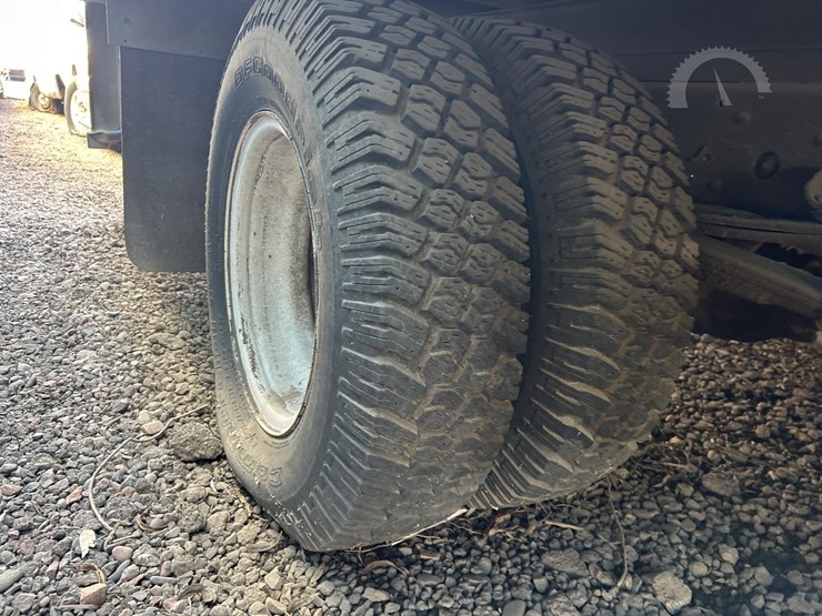 1997-isuzu-npr-image-11