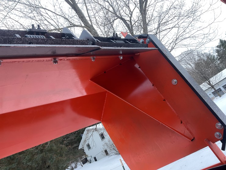 #2000-•-new-kc-12'-loader-pusher-image-8