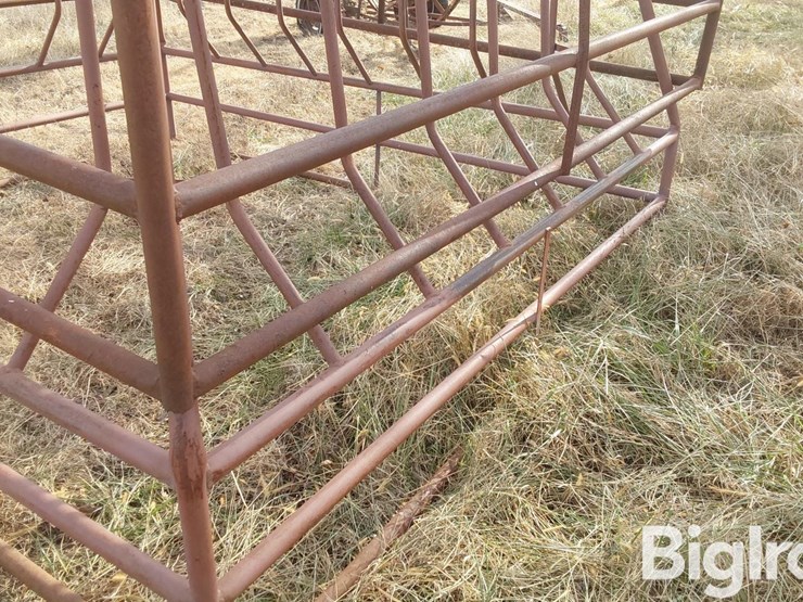 square-8-1/2'-x-9-1/2'-bale-feeders-image-16
