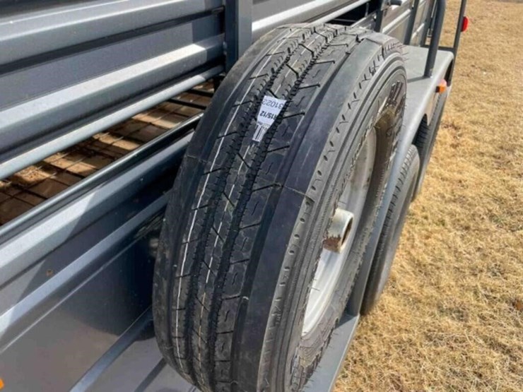 2012-ww-full-cover-stock-trailer-image-3