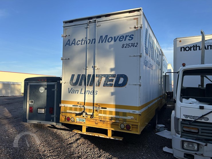 2001-international-4700-image-13