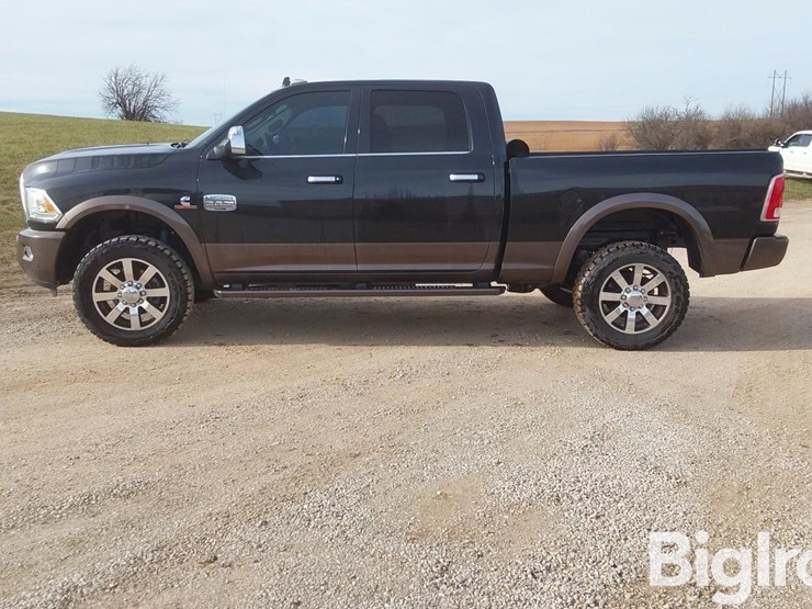 2018-dodge-2500-image-8