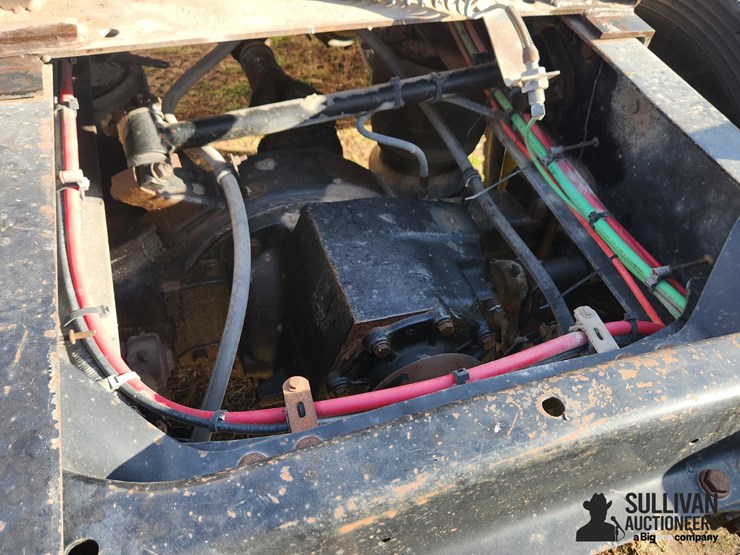 1997-freightliner-fld120-image-18