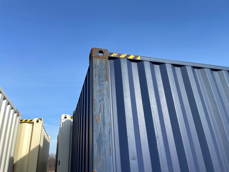 #105-•-40'-high-cube-shipping-container-image-5