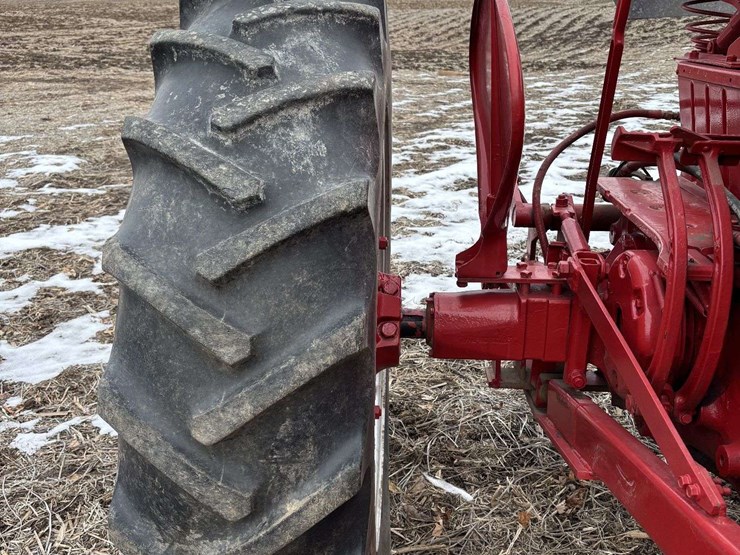 farmall-560-wide-front-image-45