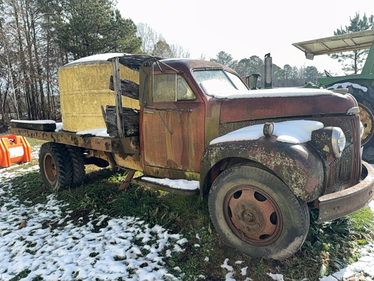 1947-studebaker,-6-wheel-grain,-cattle-sides,-not-running;-located-at-7241-roxbury-rd,-charles-city,-va,-please-call-804.837.9940-or-804.651.4404-with-questions-image-15