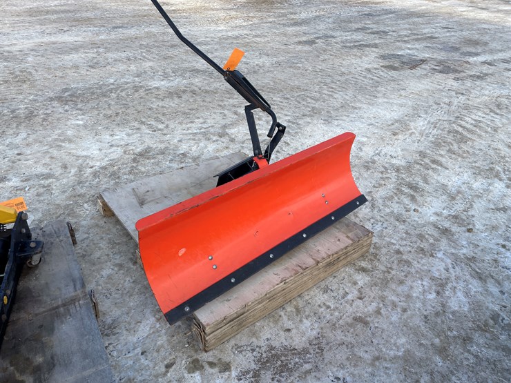 #3820-•-kubota-lawn-tractor-snowblade-attachment-image-2