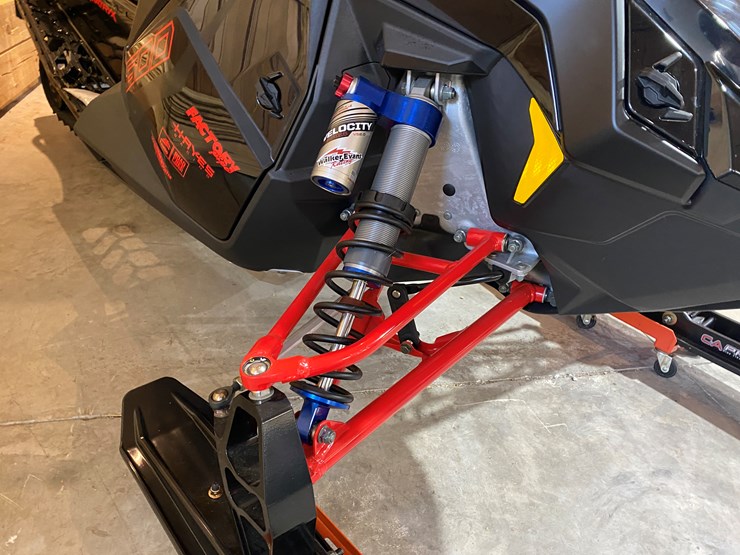 #3797-•-new-2023-polaris-indy-600-cross-country-matryx-snowmobile-image-12