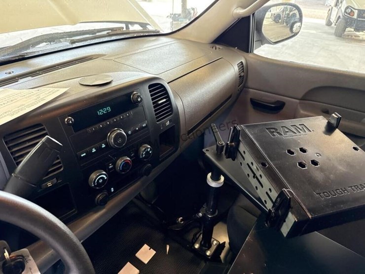 2012-chevrolet-silverado-1500-image-23