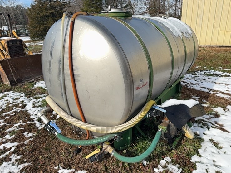 1200-gal-stainless-steel-nurse-tank;-located-at-7241-roxbury-rd,-charles-city,-va,-please-call-804.837.9940-or-804.651.4404-with-questions-image-4