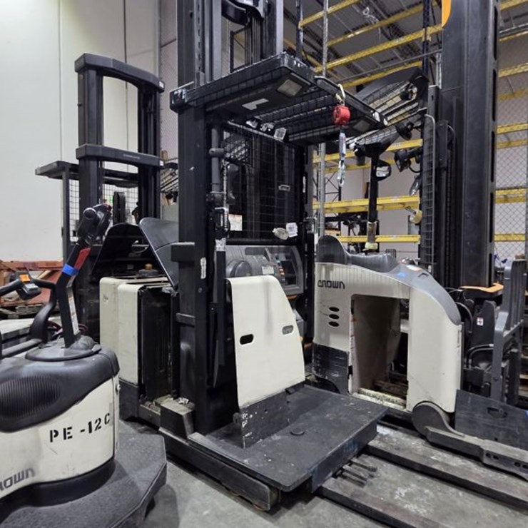 2006 CROWN SP3420-30